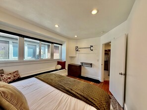 1 bedroom, travel cot, free WiFi, bed sheets