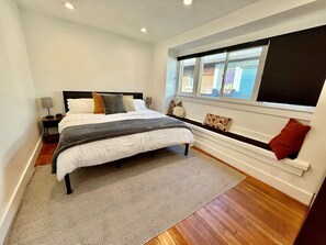 1 bedroom, travel cot, free WiFi, bed sheets - Salt & Summit Suite-Near Downtown (Salt Lake City)