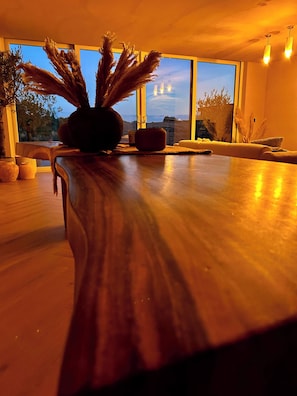 Casa, 3 habitaciones, patio, vista al jardín | Sala de estar