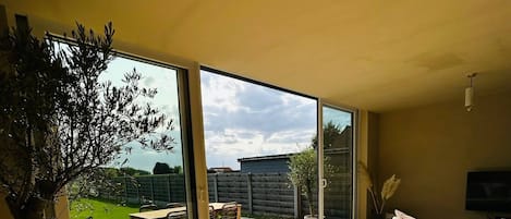 House, 3 Bedrooms, Patio, Garden View | Garden