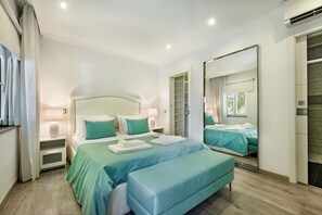 2 bedrooms, in-room safe, iron/ironing board, free WiFi