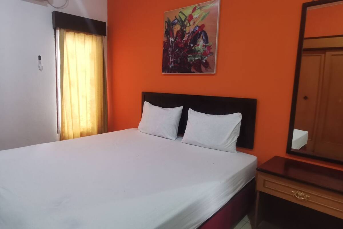 Deluxe Double Room | Desk, free WiFi, bed sheets