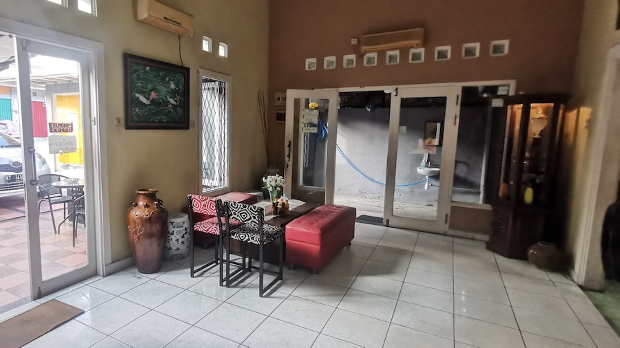 OYO 94671 Classic Guesthouse