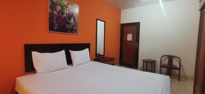 Deluxe Double Room | Desk, free WiFi, bed sheets - Hotel O Classic Guesthouse (Balikpapan)