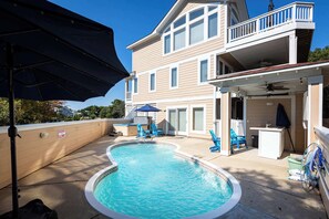 Pool - New Listing! Game room, Private pool & Hot Tub (Kitty Hawk)