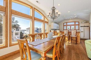 Dining - New Listing! Game room, Private pool & Hot Tub (Kitty Hawk)