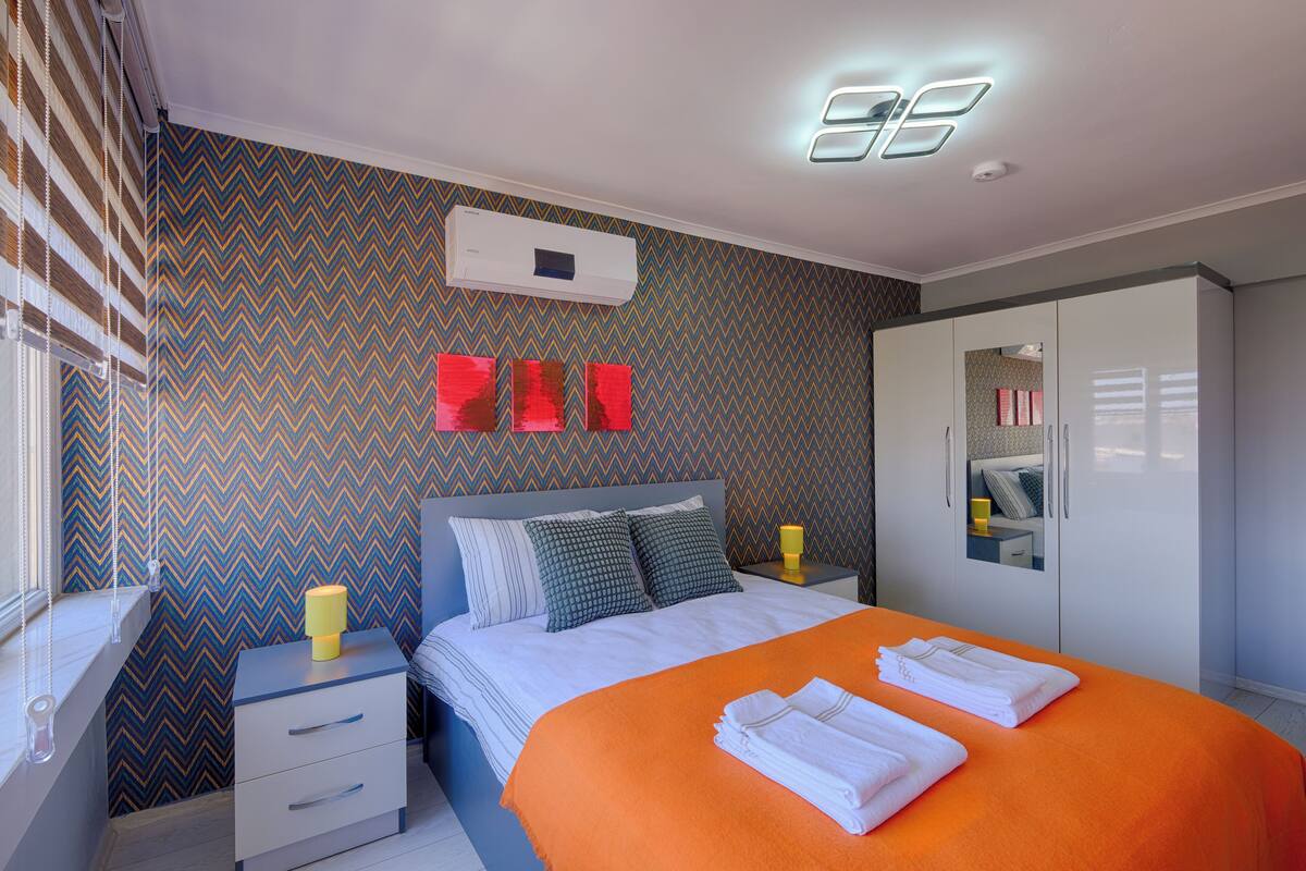 Comfort Condo, 2 Bedrooms, Pets allowed, City View | Premium bedding, desk, laptop workspace, iron/ironing board