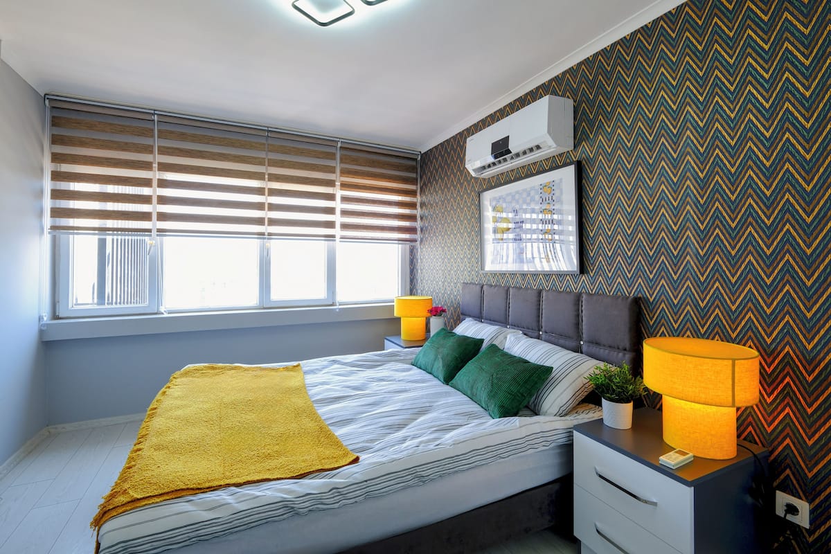 Condo có tầm nhìn toàn cảnh, 1 giường cỡ queen và sofa giường, bếp, tầng Executive | Bộ đồ giường cao cấp, bàn, khu vực làm việc phù hợp cho laptop
