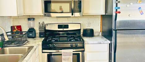 ميكروويف، فرن، موقد طهي مسطح، غسالة أطباق