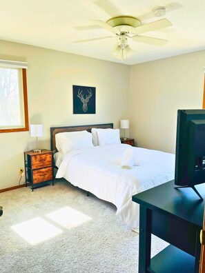 2 bedrooms, iron/ironing board, WiFi, bed sheets