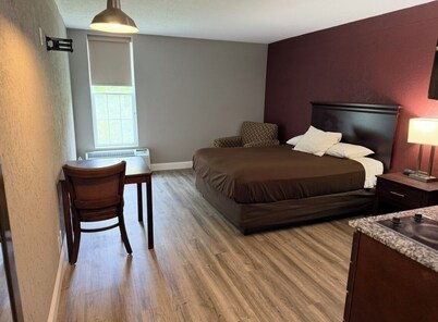 Fieldstone Apartments & Studios 