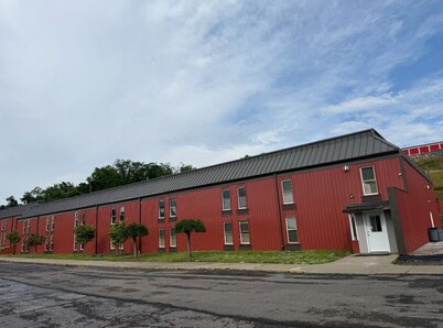 Fieldstone Apartments & Studios