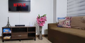 Condo, 1 Bedroom, Accessible, Garden View | Living room