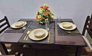 Condo, 1 Bedroom, Accessible, Garden View | Dining room