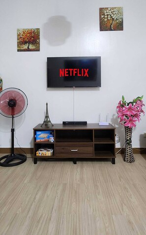 Condo, 1 Bedroom, Accessible, Garden View | Room amenity