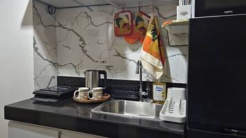 Condo, 1 Bedroom, Accessible, Garden View | Interior