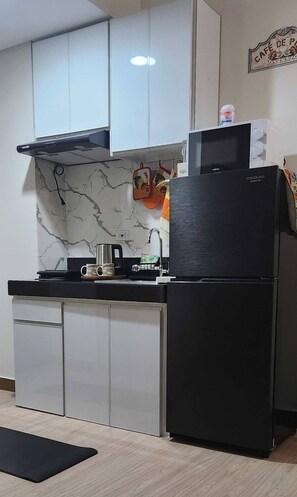 Condo, 1 Bedroom, Accessible, Garden View | Private kitchen