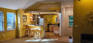 Fridge, microwave, oven, stovetop - 1-bedroom apartment north of Leland (Leland)