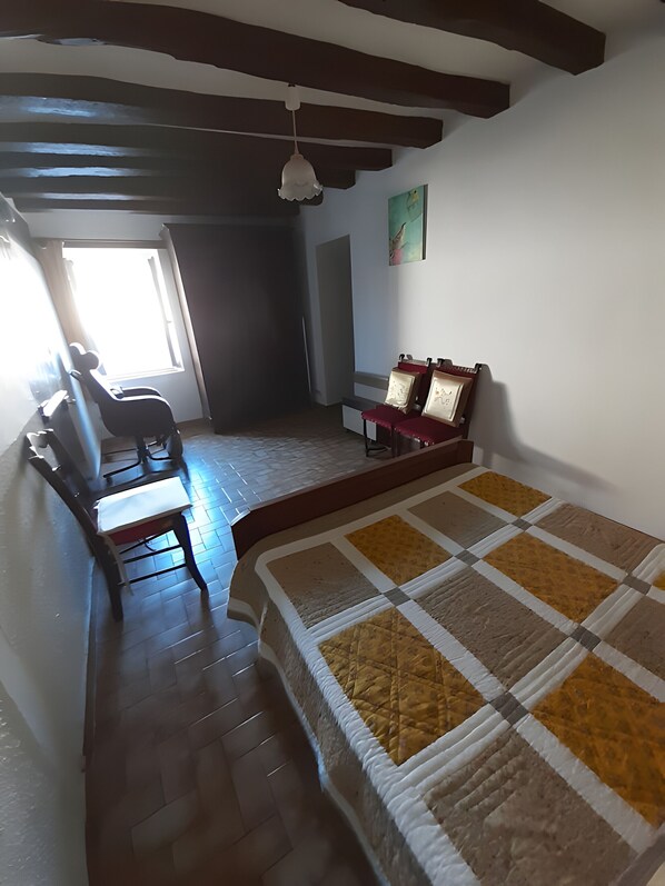 3 bedrooms, iron/ironing board