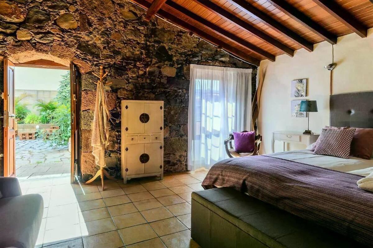 Deluxe Apartment, Patio, Garden View | Iron/ironing board, free WiFi