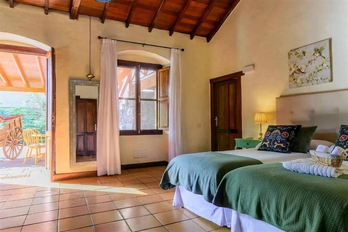 Deluxe Apartment, Patio, Garden View | Iron/ironing board, free WiFi