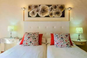 Suite, Mountain View | Iron/ironing board, free WiFi