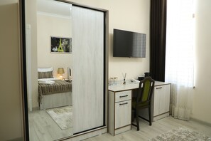 2 bedrooms, WiFi - Enjoyable Hotel with AC pool terrace in historic Bukhara (Bukhara)