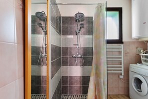 Dusche, kostenlose Toilettenartikel