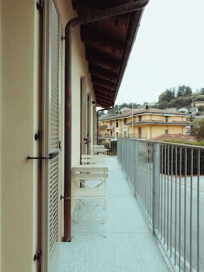 Blackout curtains, iron/ironing board, free WiFi