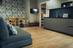 Blackout drapes, soundproofing, iron/ironing board, free WiFi