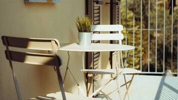 Verdunkelungsvorhänge, Bügeleisen/Bügelbrett, kostenloses WLAN