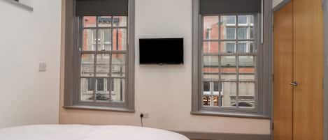1 Schlafzimmer, individuell dekoriert, individuell eingerichtet