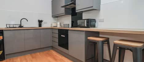 เครื่องครัว/จาน/ช้อนส้อม