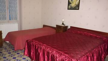 2 slaapkamers, een strijkplank/strijkijzer