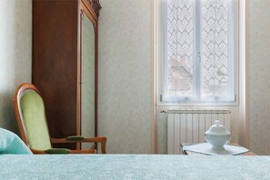2 bedrooms, iron/ironing board