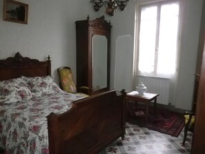 Fer et planche Ă  repasser