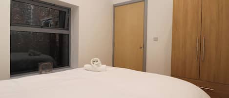 2 室のベッドルーム、客室ごとに異なる装飾、客室ごとに異なるインテリア、WiFi (無料)