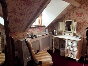 Comfort Double Room | Blackout drapes, iron/ironing board, free WiFi