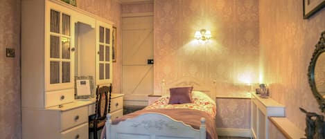 Blackout curtains, iron/ironing board, free WiFi
