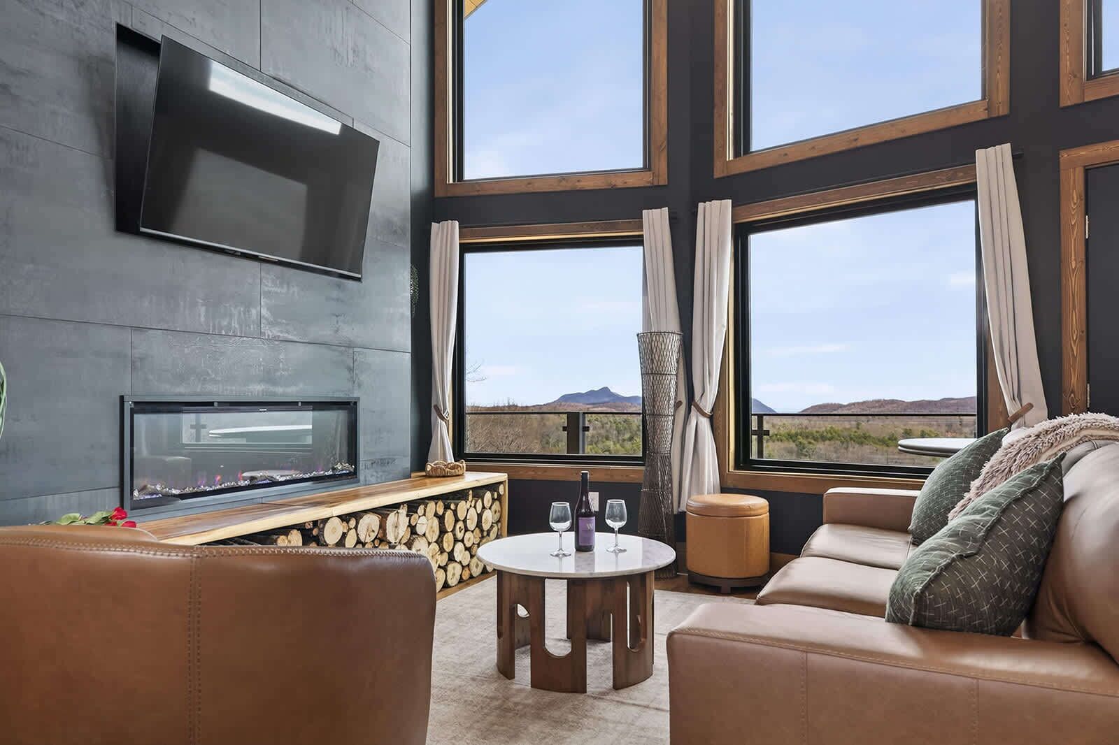 Télévision, cheminée