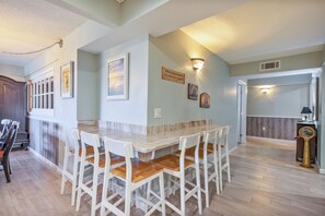 Dining - Mermaid’s Moon, Ground-Floor 4BR + Bunks | 2 Patios, Gulf View! (, Panama City Beach)