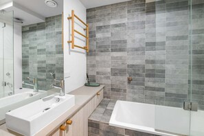 Shower, hair dryer, shampoo