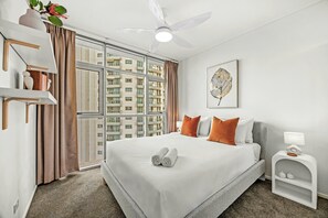 2 bedrooms, iron/ironing board, Internet, bed sheets