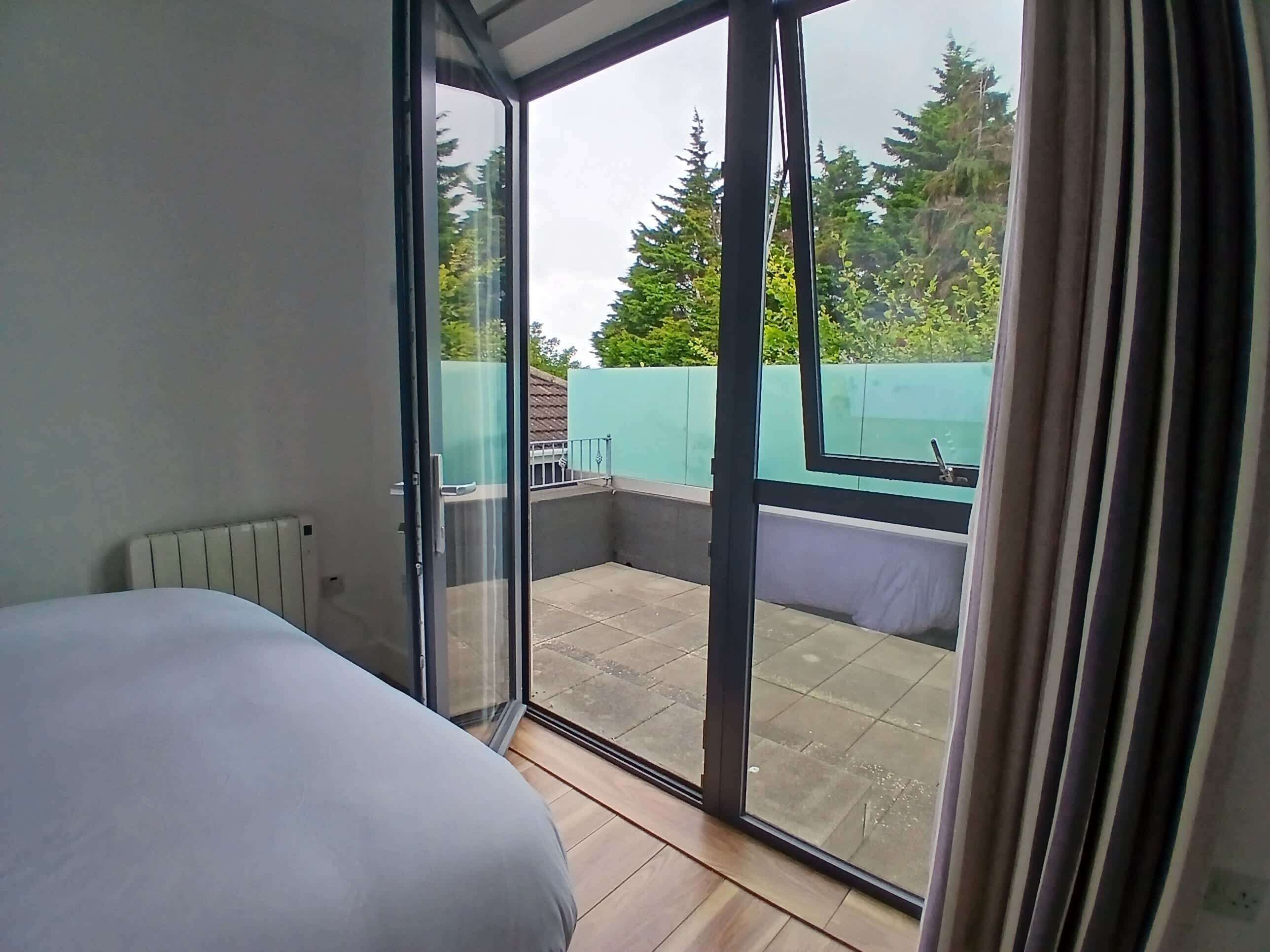 2 bedrooms, iron/ironing board, Internet