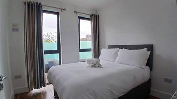 2 bedrooms, iron/ironing board, Internet