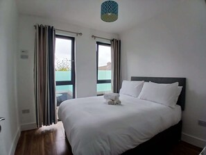 2 chambres, fer et planche à repasser, accès Internet