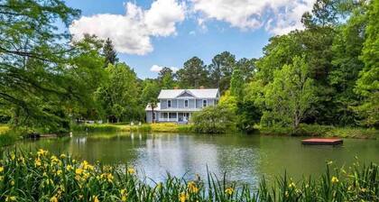 4BR Farm House | Chef's Kitchen | Firepit