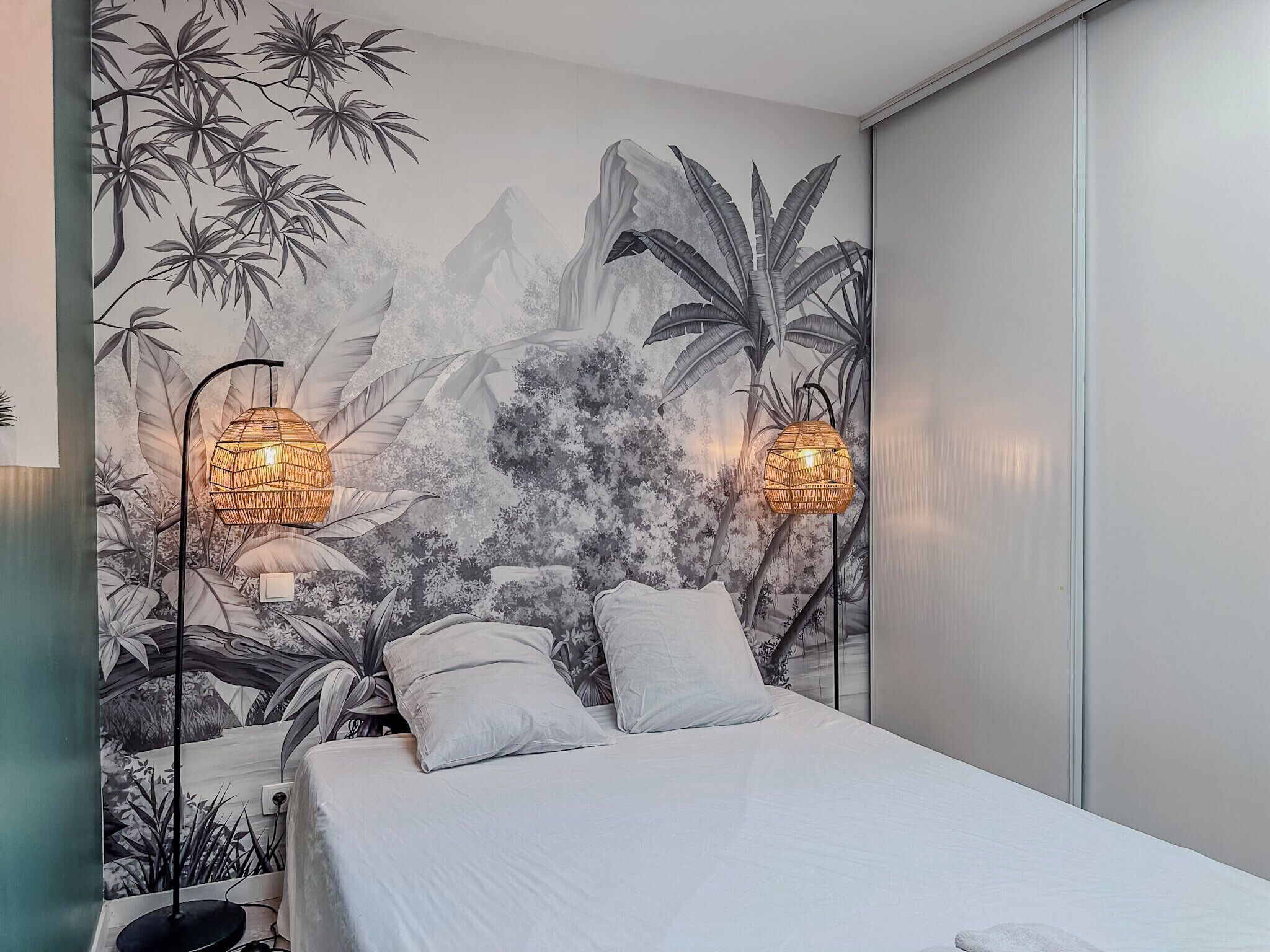 2 chambres, fer et planche à repasser, Wi-Fi, draps fournis