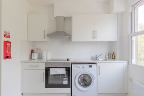 Refrigerador, horno, placa de cocina, tostadora
