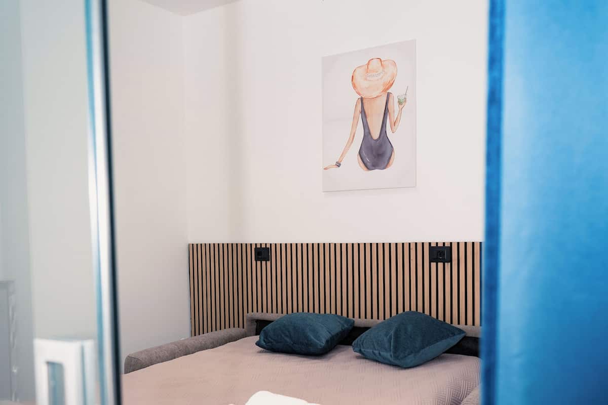Casa, vista para o jardim | Roupas de cama premium, frigobar, cortinas blackout